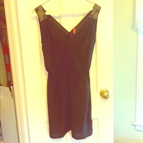 Eight sixty sequin shoulder dress - Picture 6 of 8